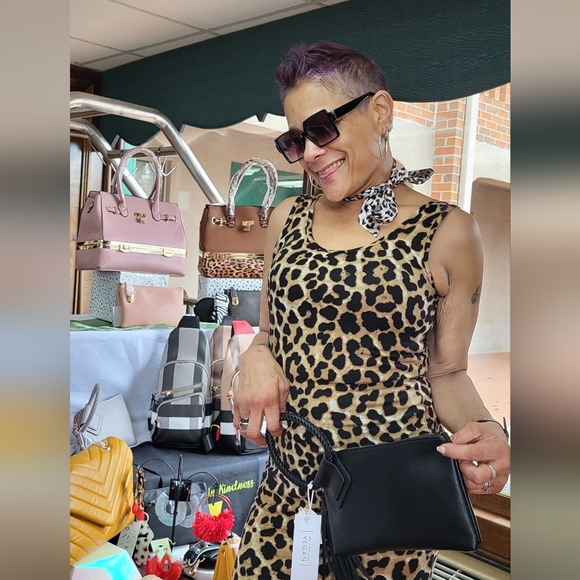 New Vegan Clutch Handbag - Picture 5 of 11